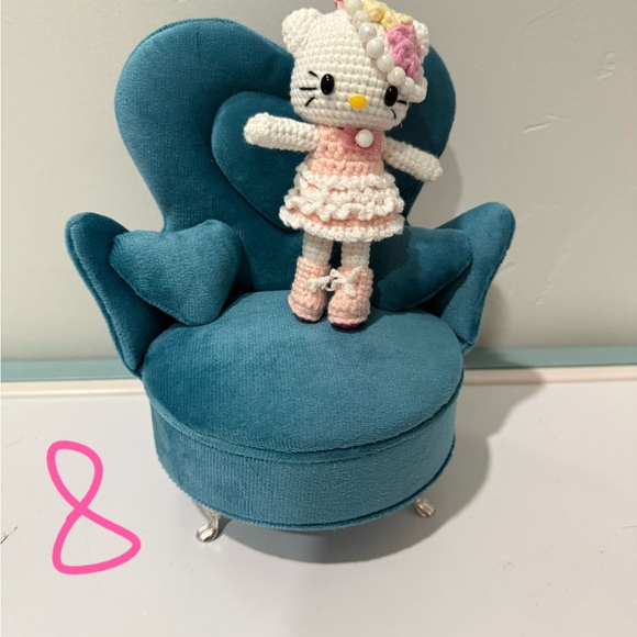 🧶Handmade Crocheted KT Keychain - Picture 8 of 11